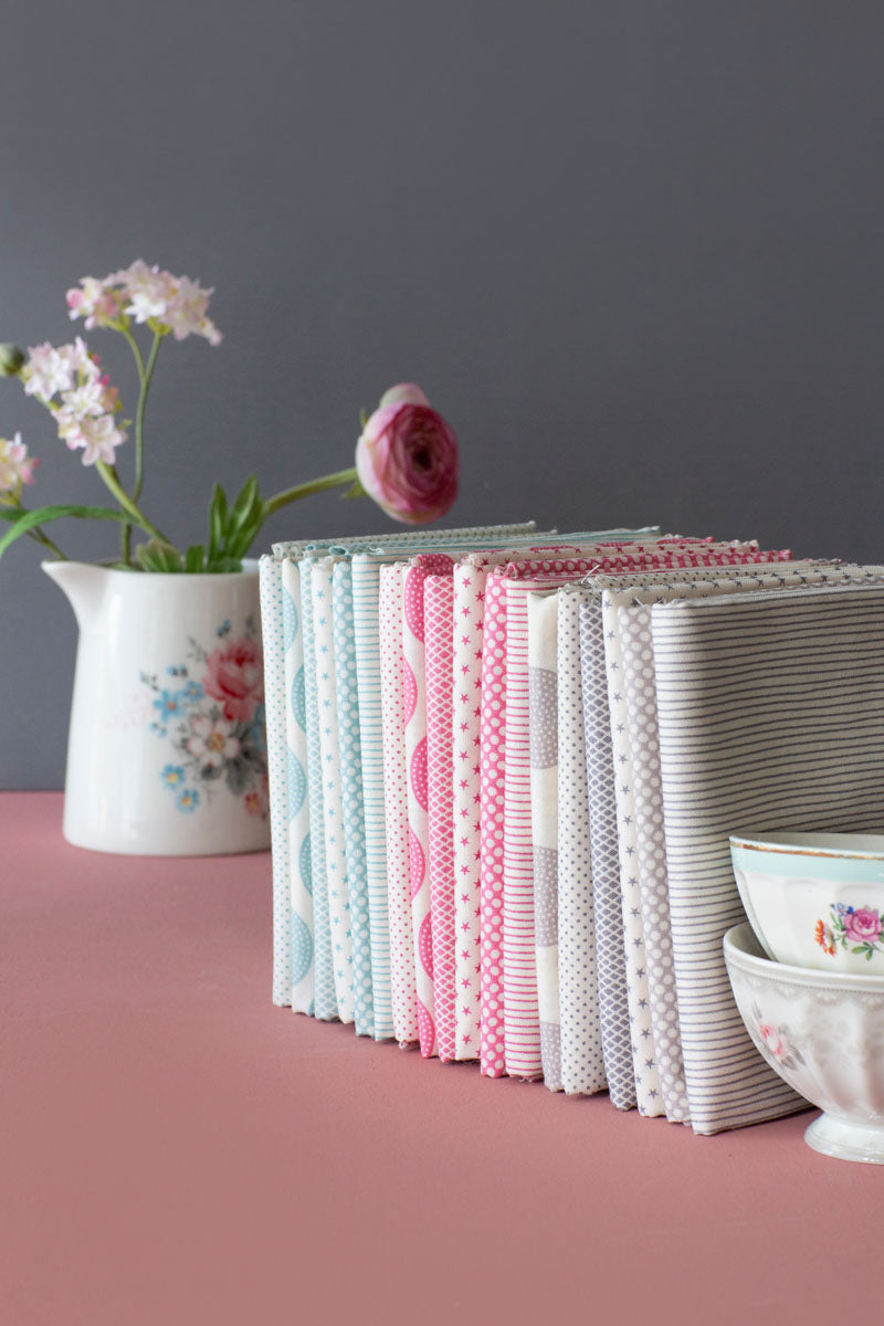 Tilda Quilt Fabric Collection - Classic Tilda Fat Quarter Pack - 50 x 55cm: Bundle of 6