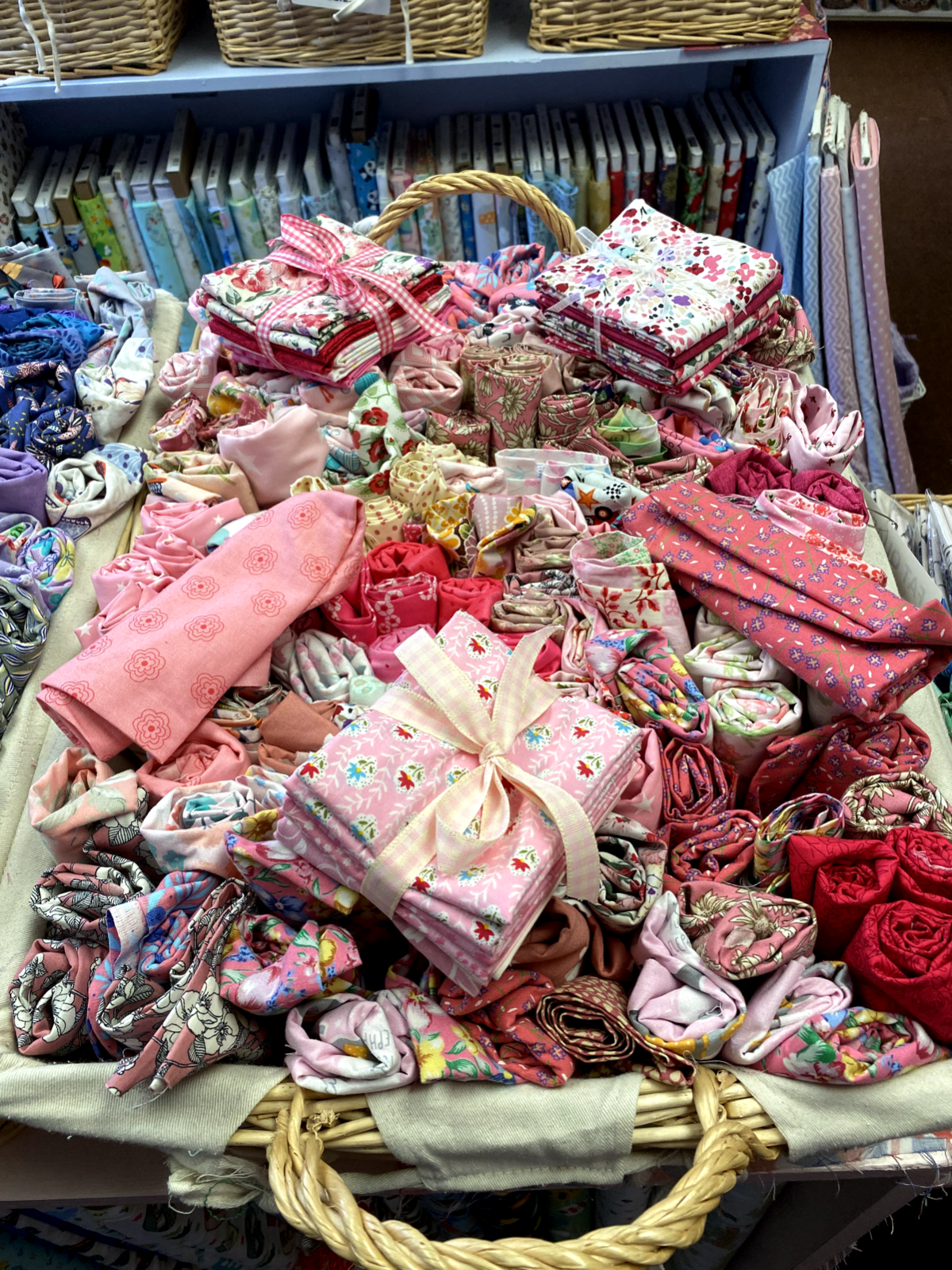 25 Individual Cotton Fabric Bundle 50 x 50cm ~ Quilting Job Lot Various Colours