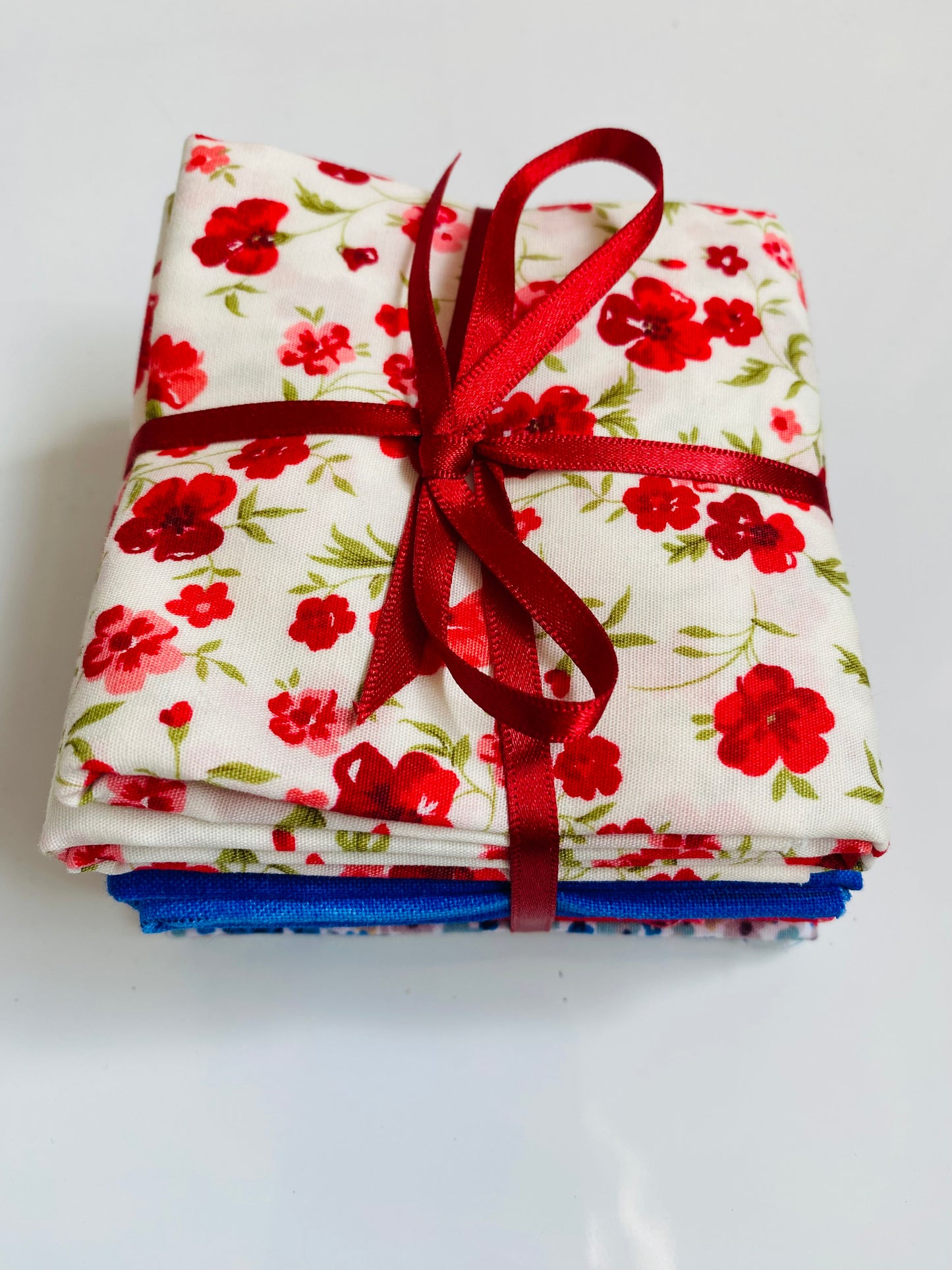 Fabric Fat Quarter Bundle - Blues and Reds - 100% Cotton