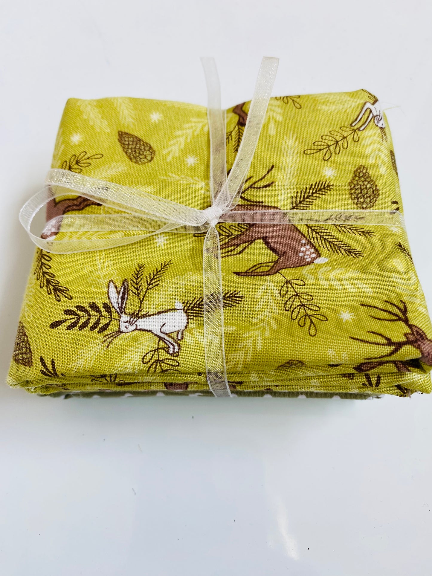 Fabric Fat Quarter Bundle - 'Greens' - 100% Cotton