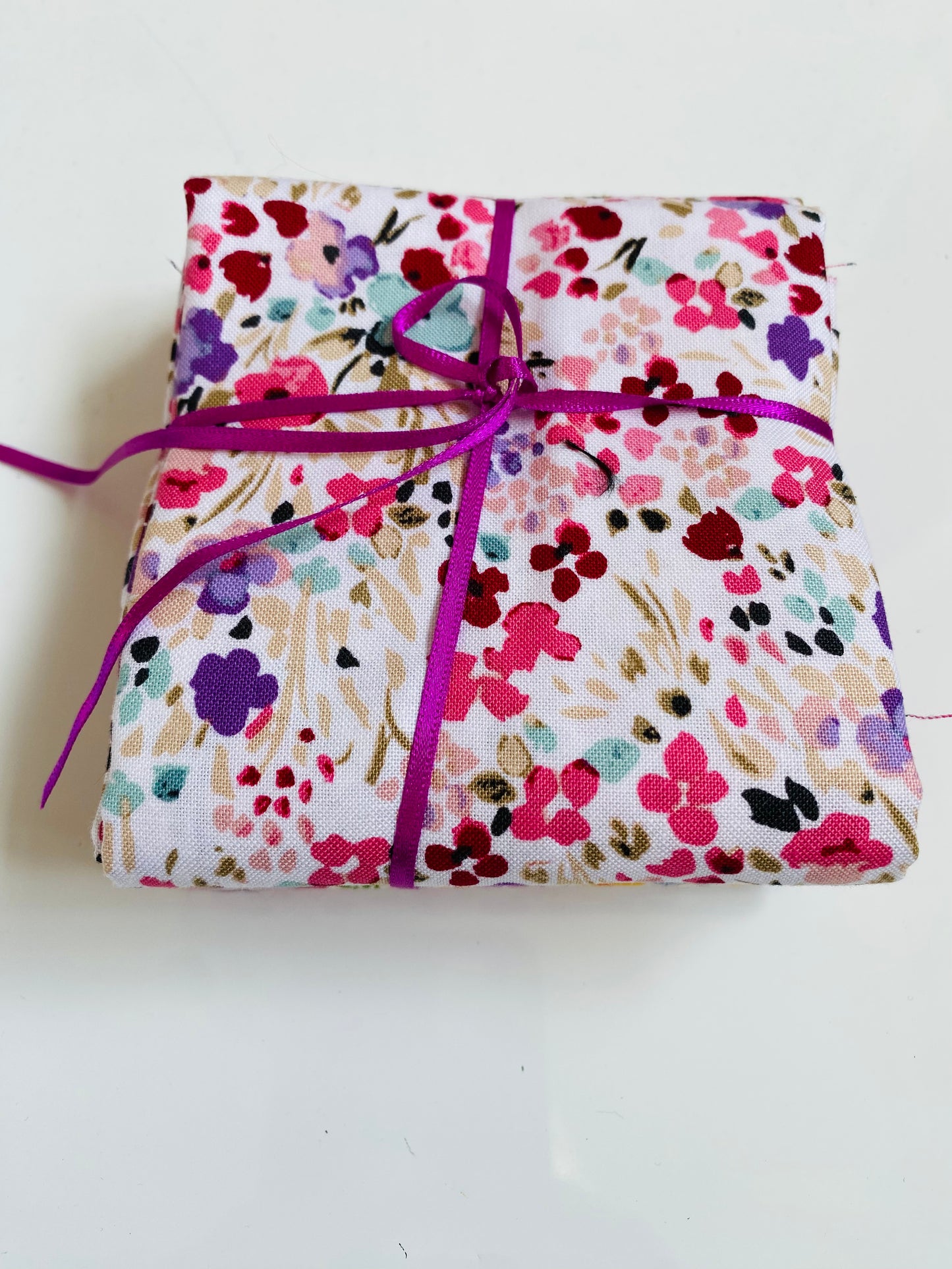 Fabric Fat Quarter Bundle - 'Summer Pinks' - 100% Cotton