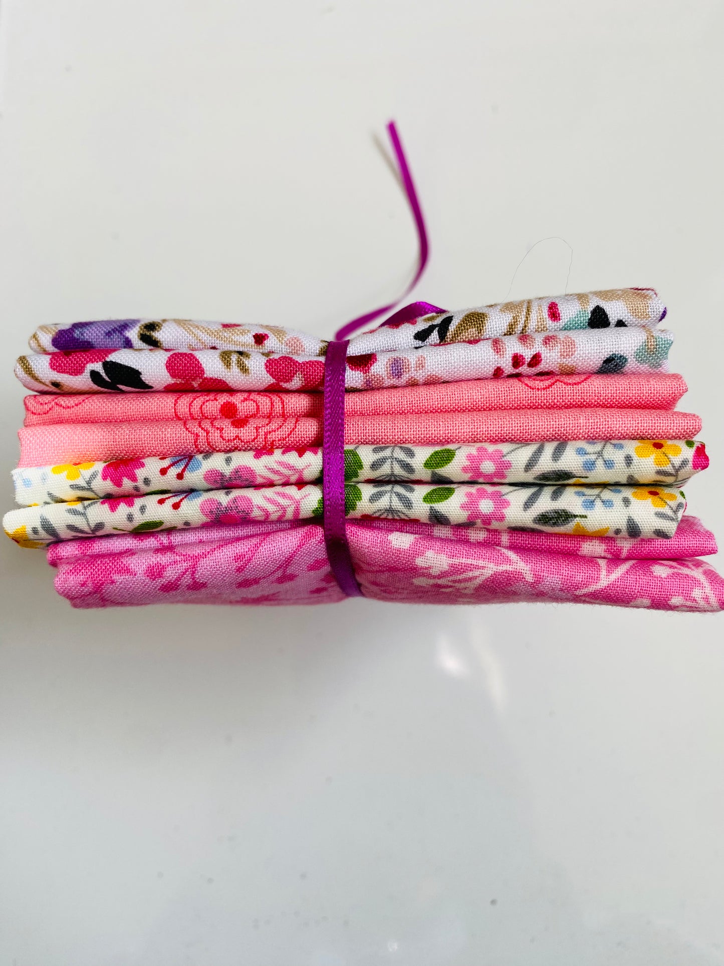 Fabric Fat Quarter Bundle - 'Summer Pinks' - 100% Cotton