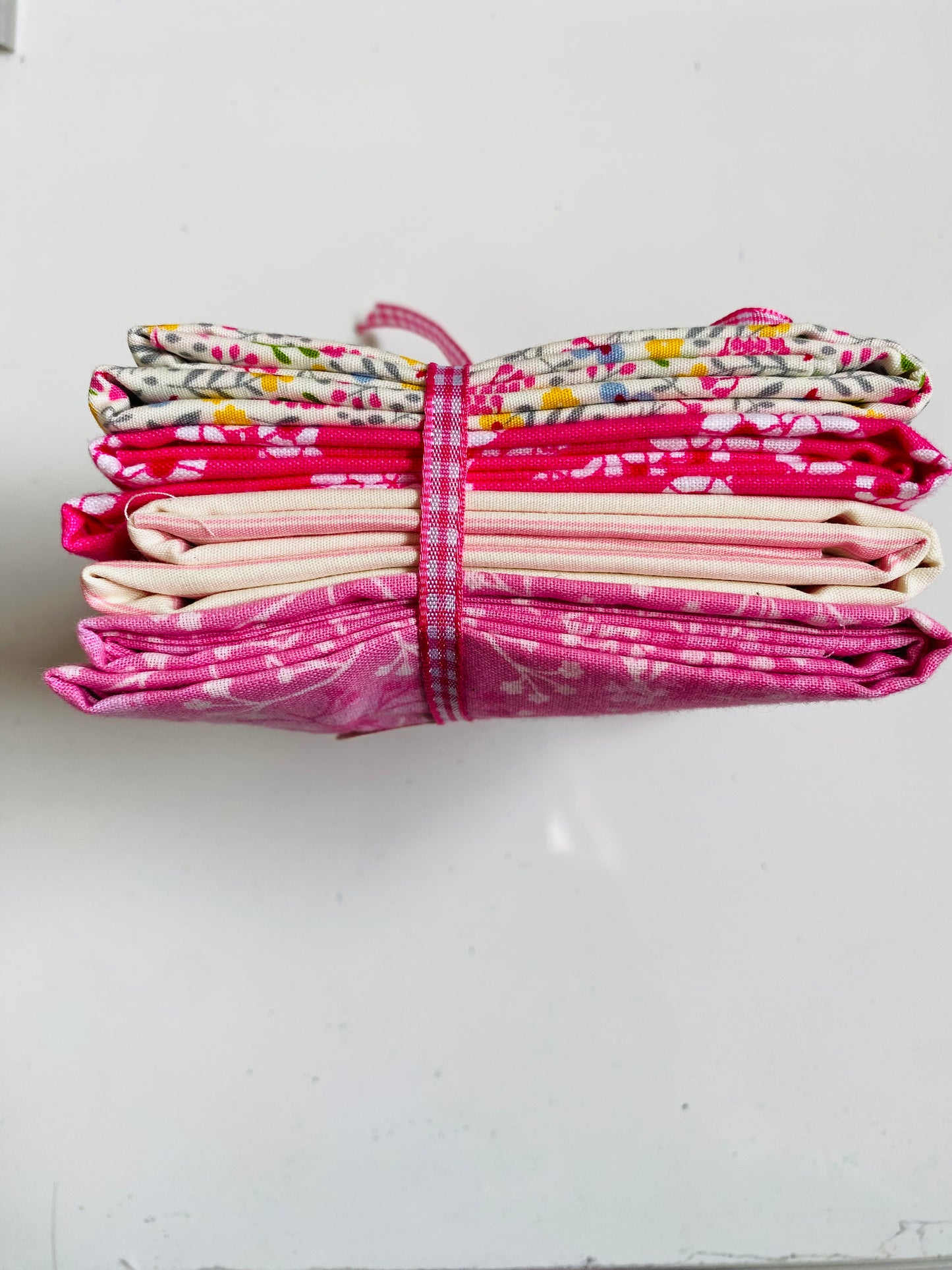 Fabric Fat Quarter Bundle - 'Lovely Summer Pinks' - 100% Cotton