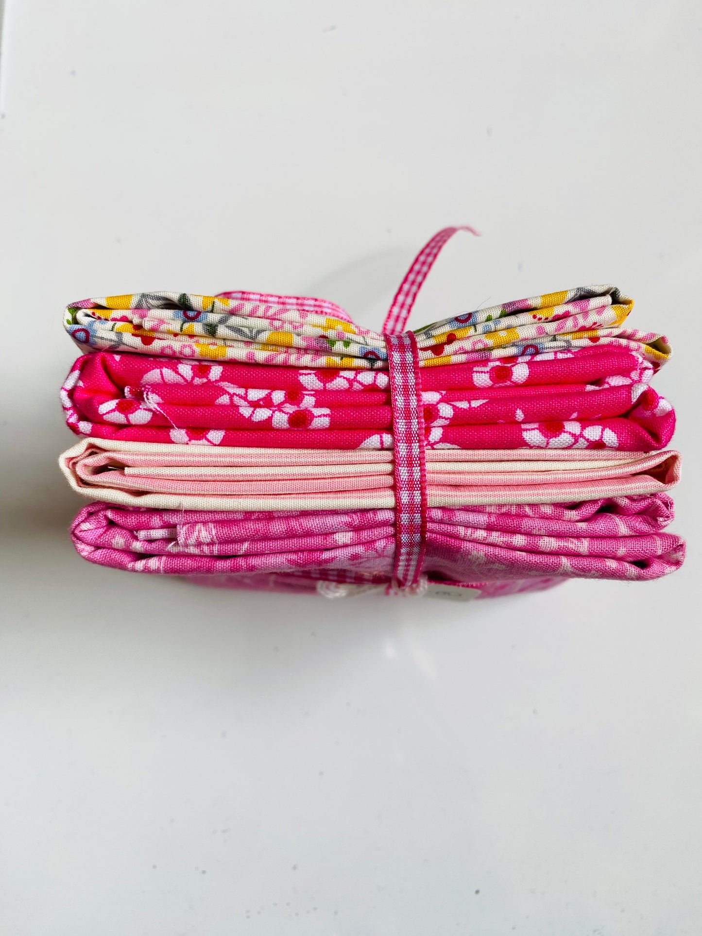 Fabric Fat Quarter Bundle - 'Lovely Summer Pinks' - 100% Cotton
