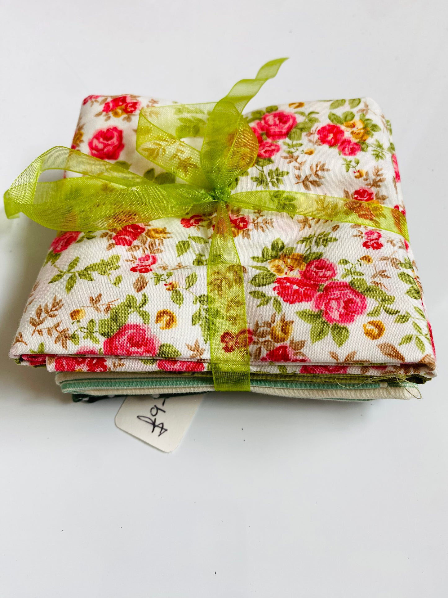 Fabric Fat Quarter Bundle - 'Warm Greens' - 100% Cotton