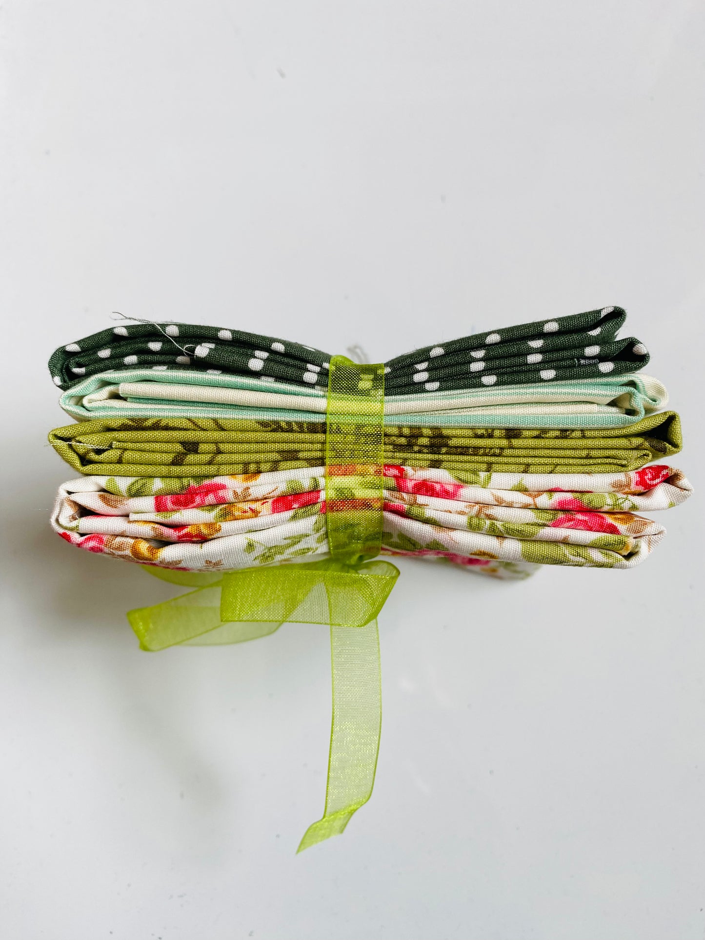 Fabric Fat Quarter Bundle - 'Warm Greens' - 100% Cotton