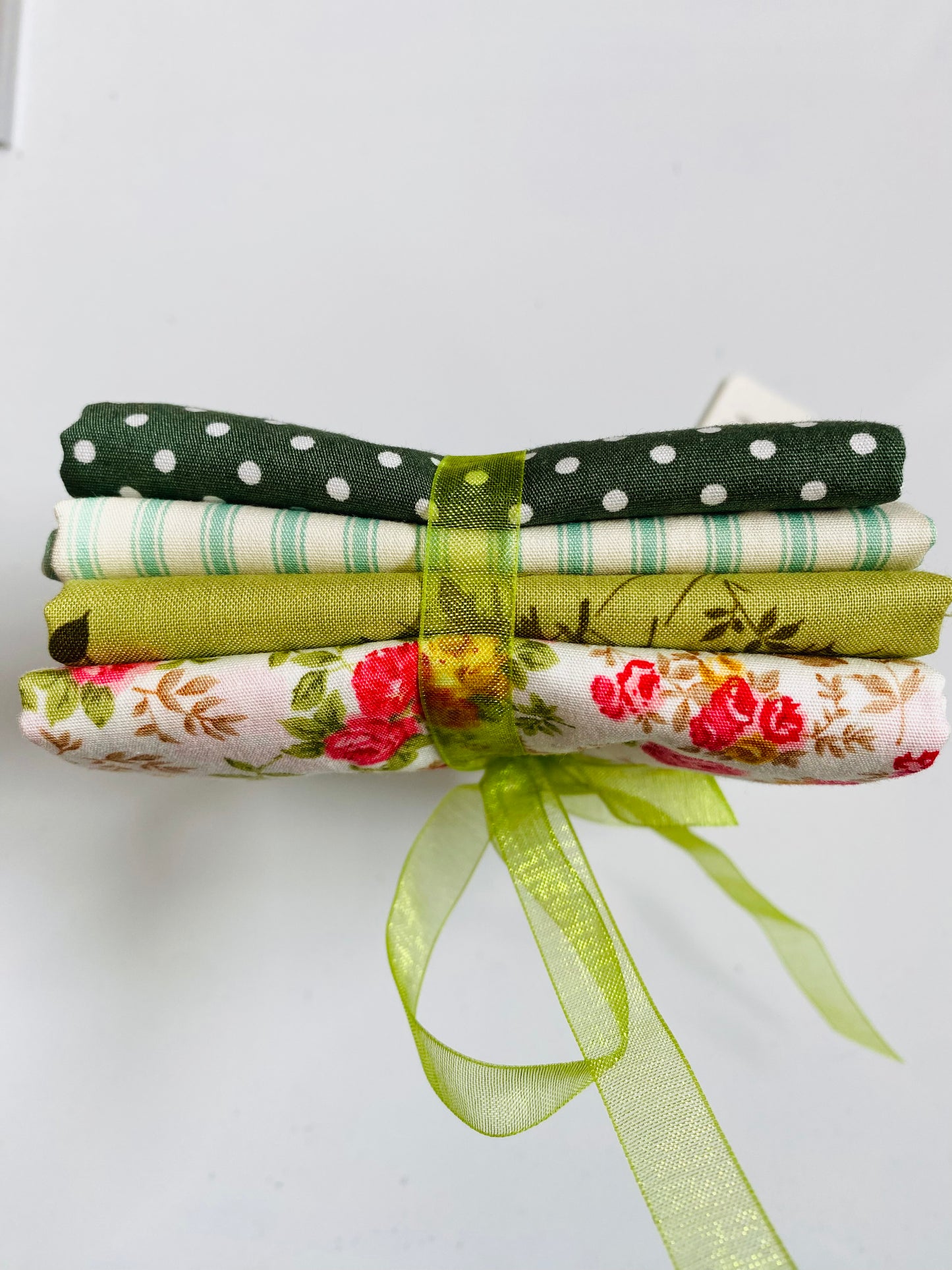 Fabric Fat Quarter Bundle - 'Warm Greens' - 100% Cotton