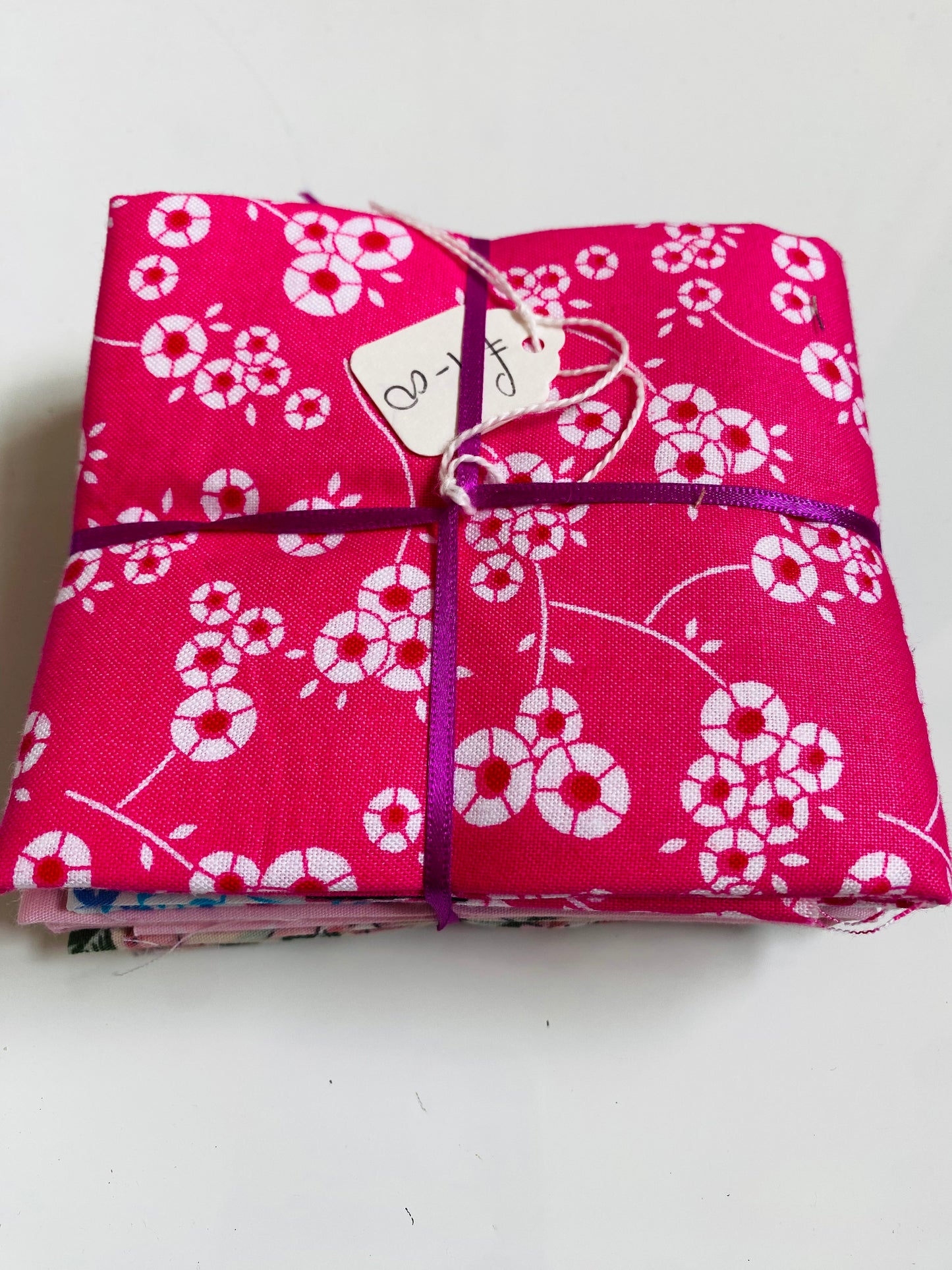 Fabric Fat Quarter Bundle - 'Pinks & Blues' - 100% Cotton