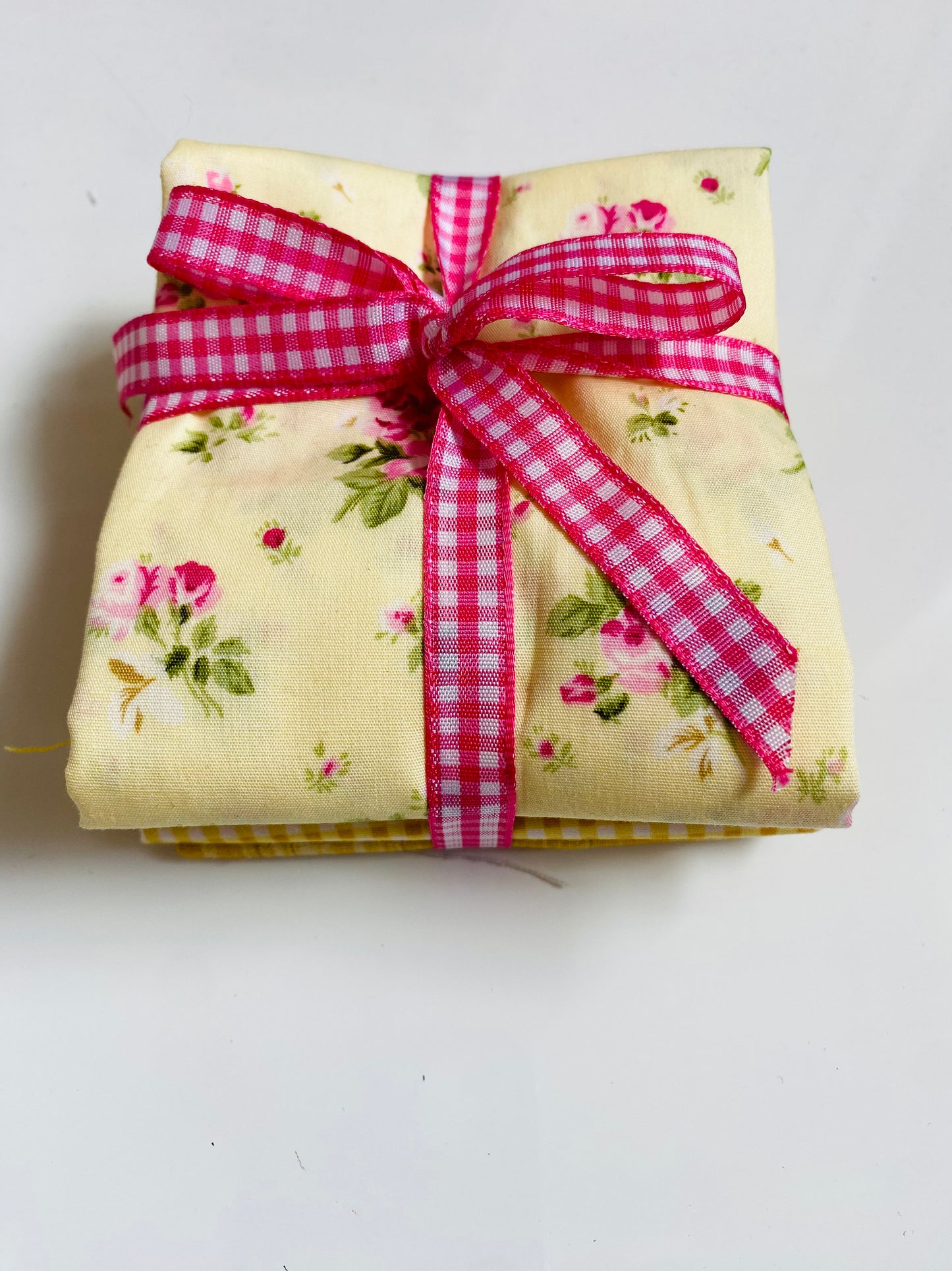 Fabric Fat Quarter Bundle - 'Spring Yellows' - 100% Cotton