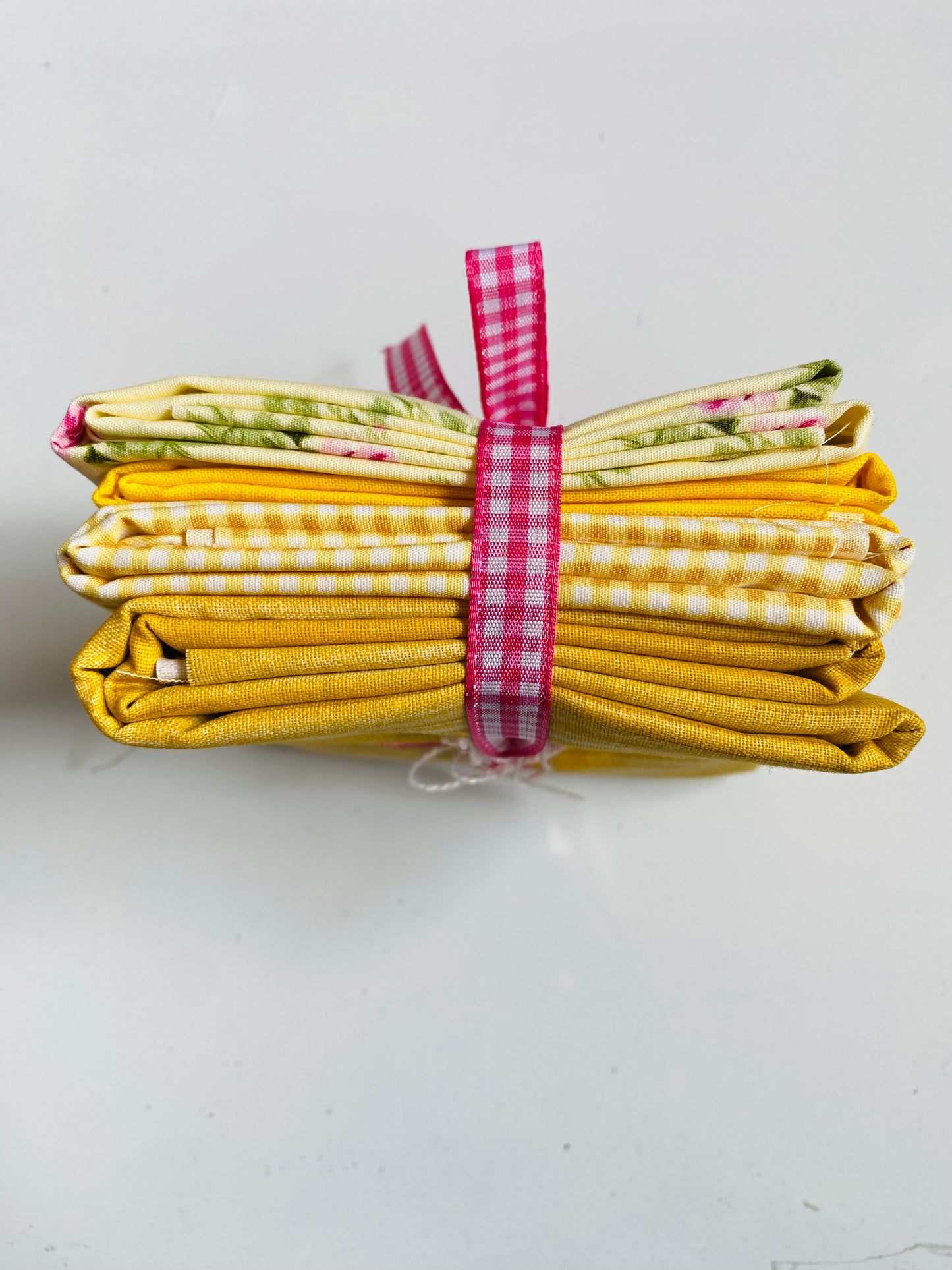Fabric Fat Quarter Bundle - 'Spring Yellows' - 100% Cotton