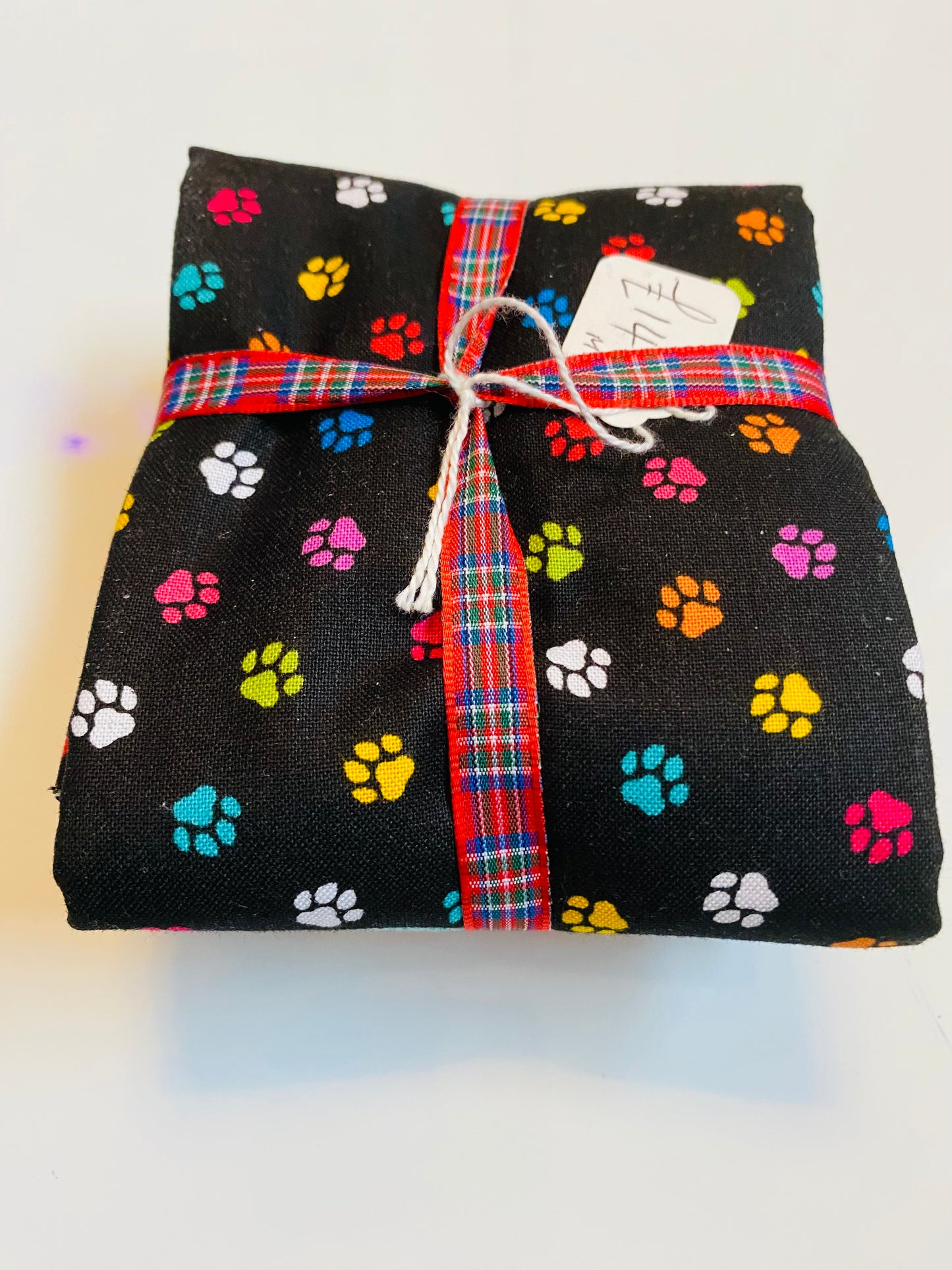 Dog & Puppy Fabric Fat Quarter Bundle - for appliqué, pillows, bags, cushions and quilts