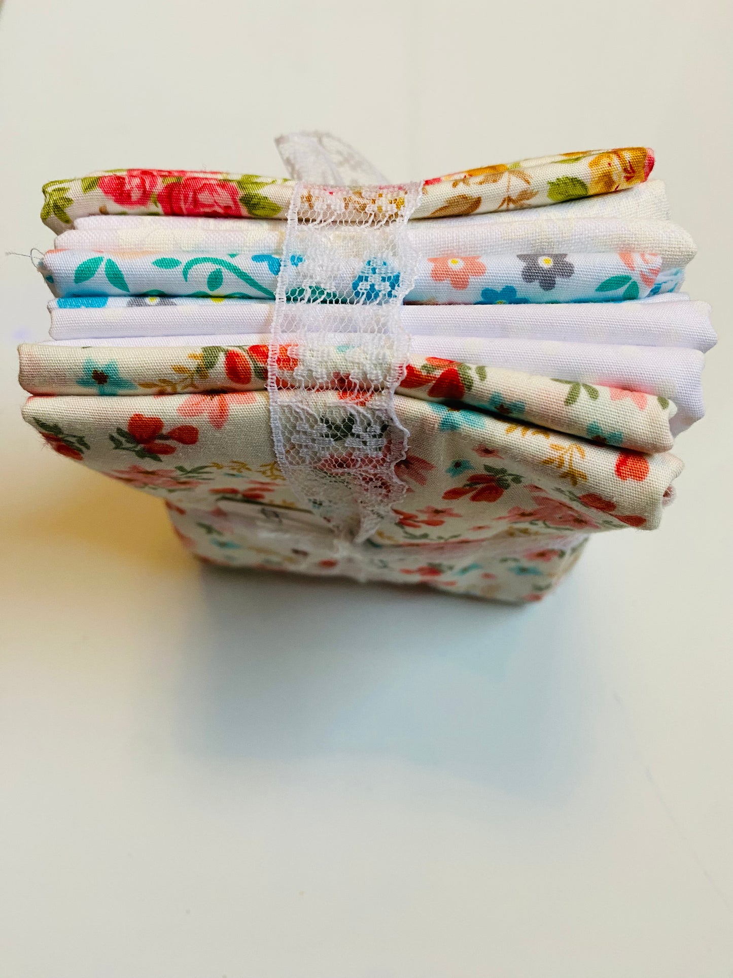 Fabric Fat Quarter Bundle - 'Spring Whites & Pinks' - 100% Cotton