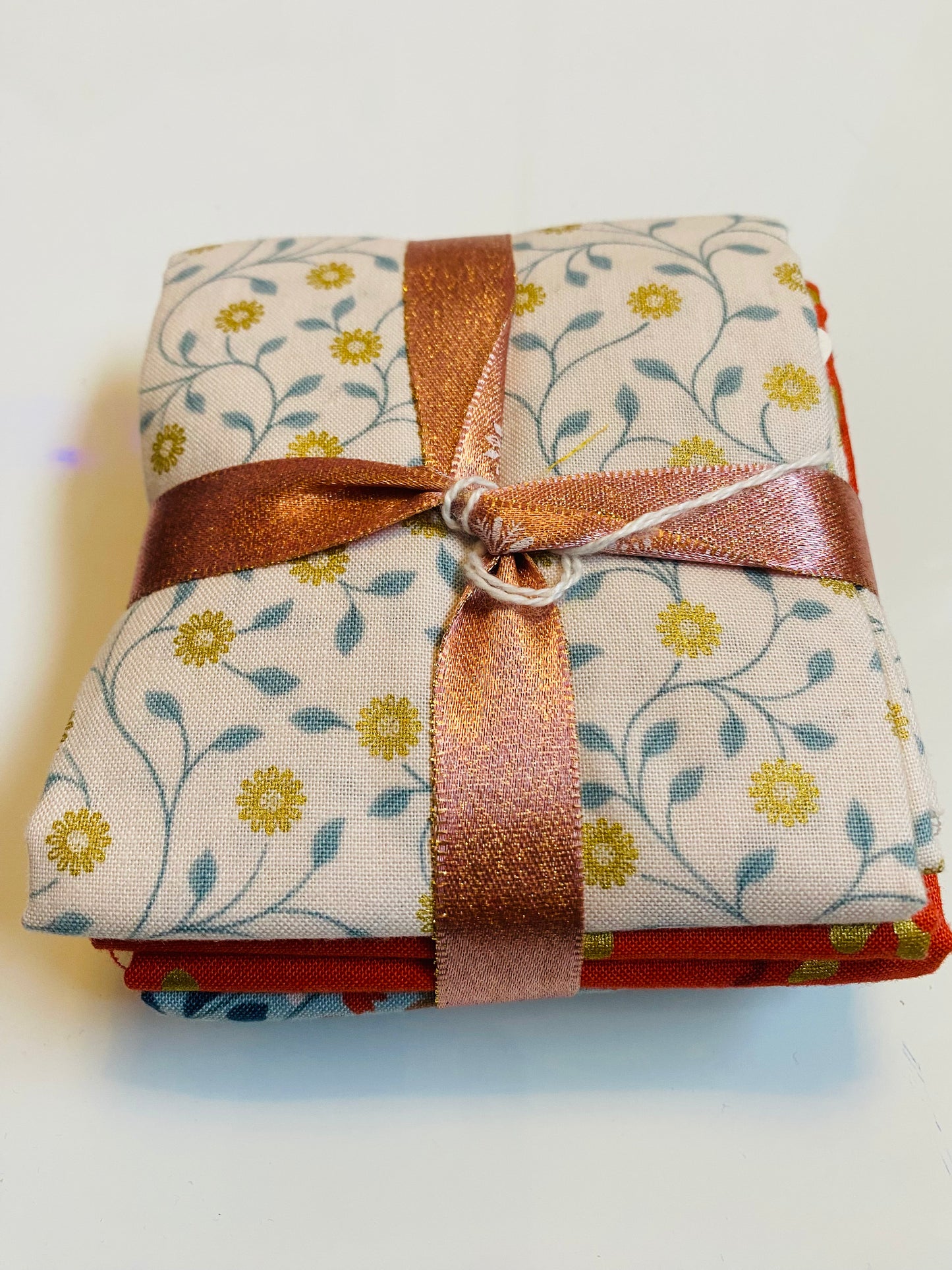 Fabric Fat Quarter Bundle - 'Summer Warmth' - 100% Cotton