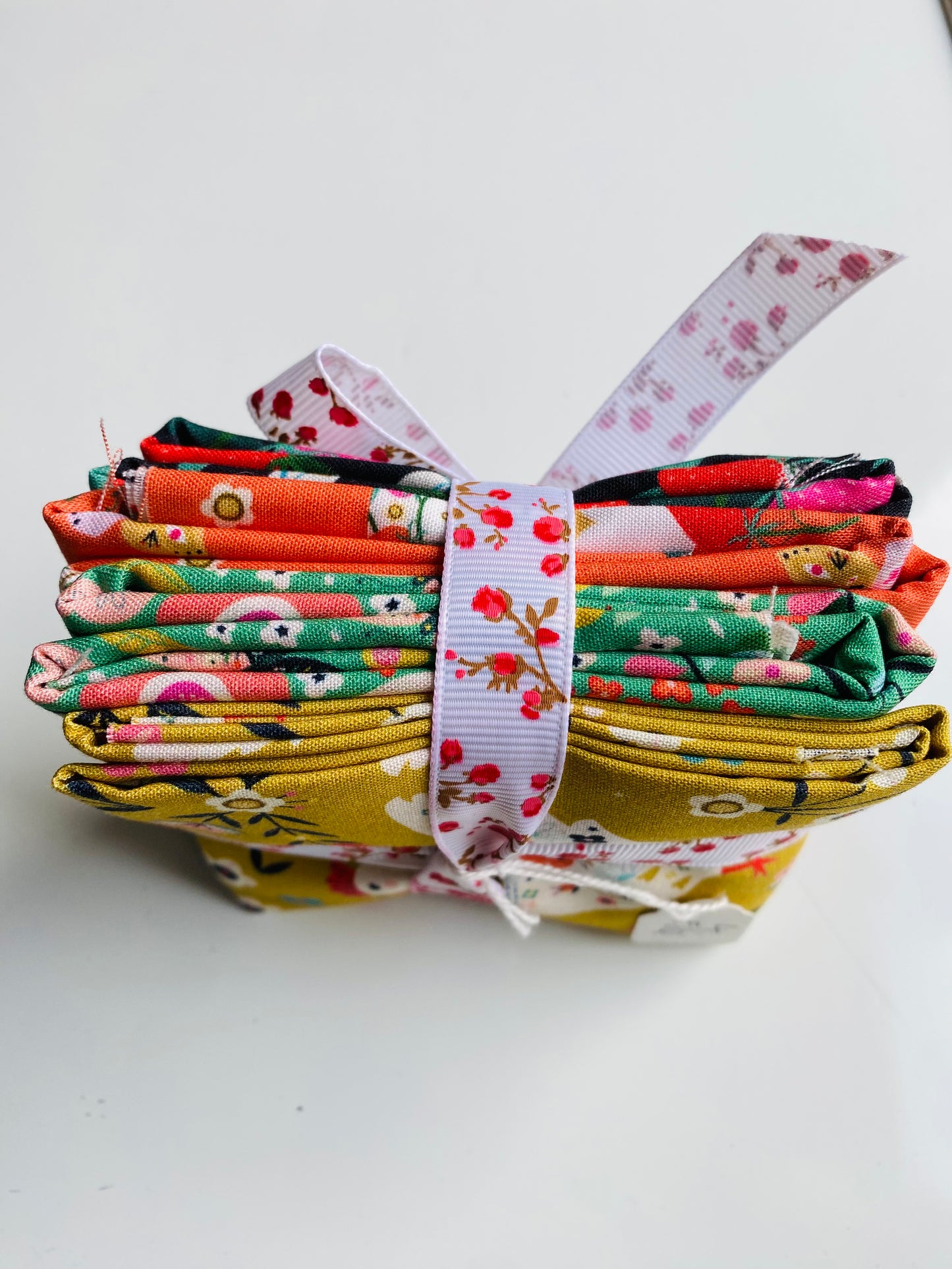 Fabric Fat Quarter Bundle - 'Strawberry Tea' from Dashwood Studios - 100% Cotton