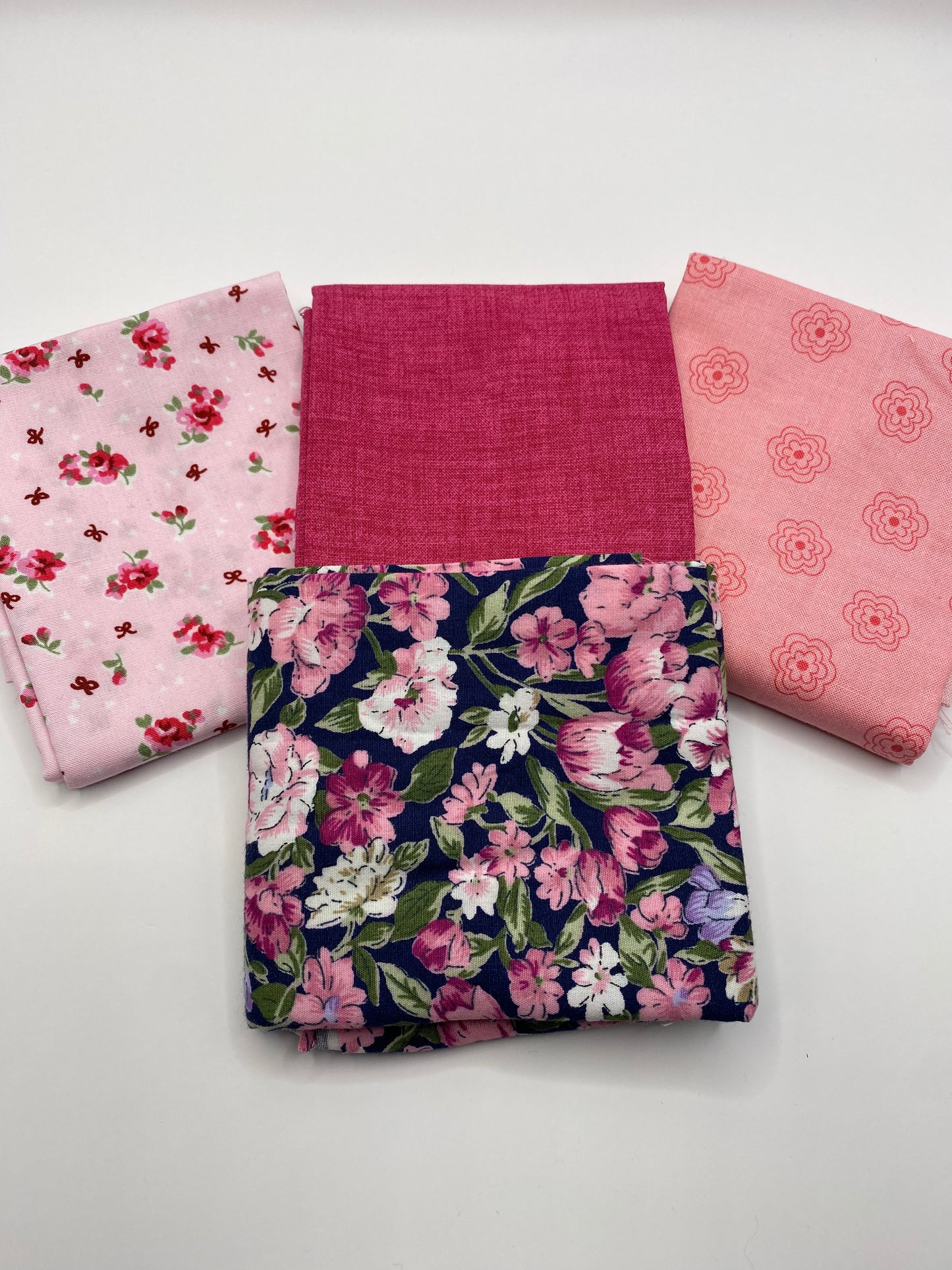 Fabric Fat Quarter Bundle - 'Warm Summer Pinks' - 100% Cotton