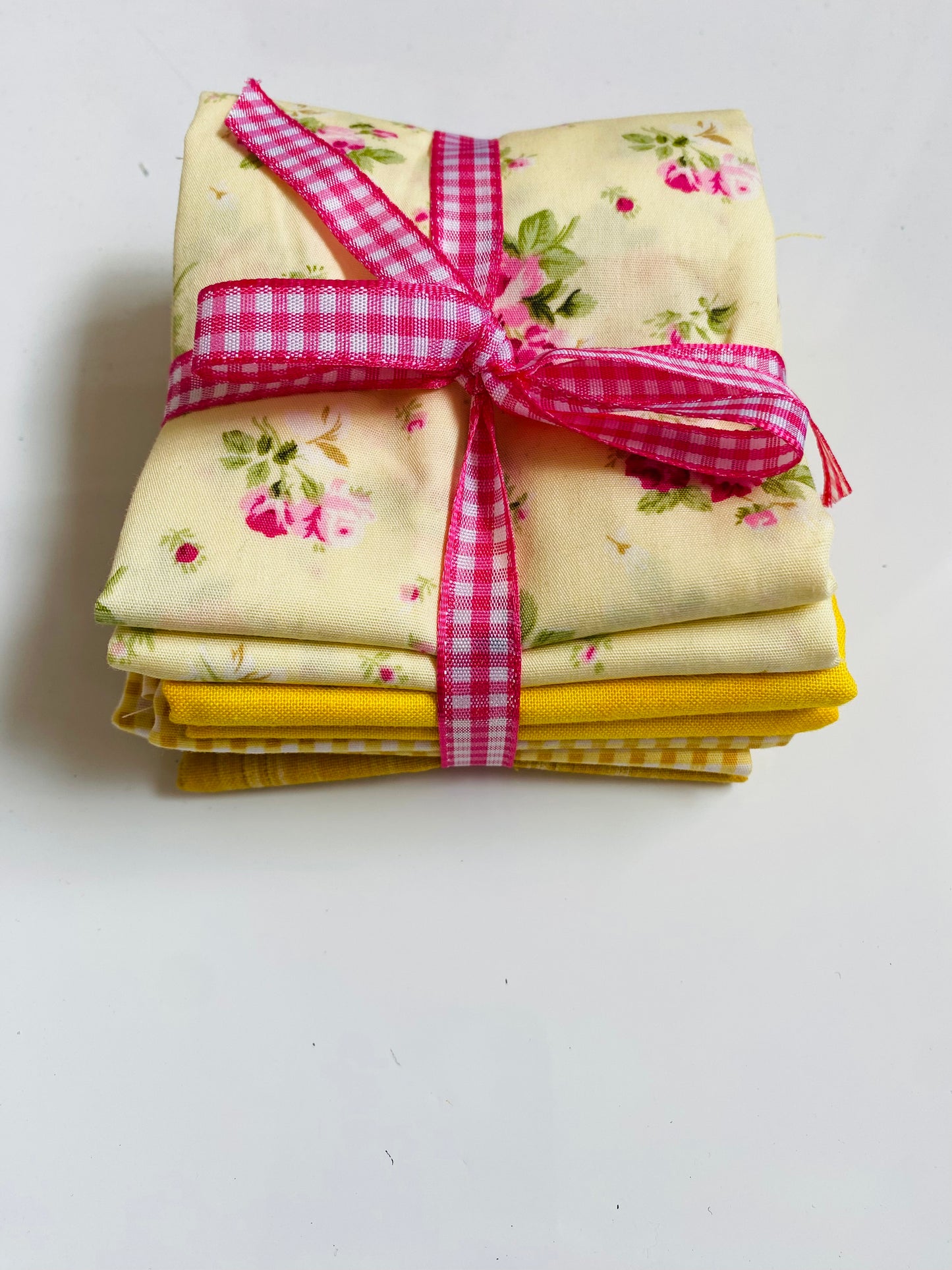 Fabric Fat Quarter Bundle - 'Spring Yellows' - 100% Cotton