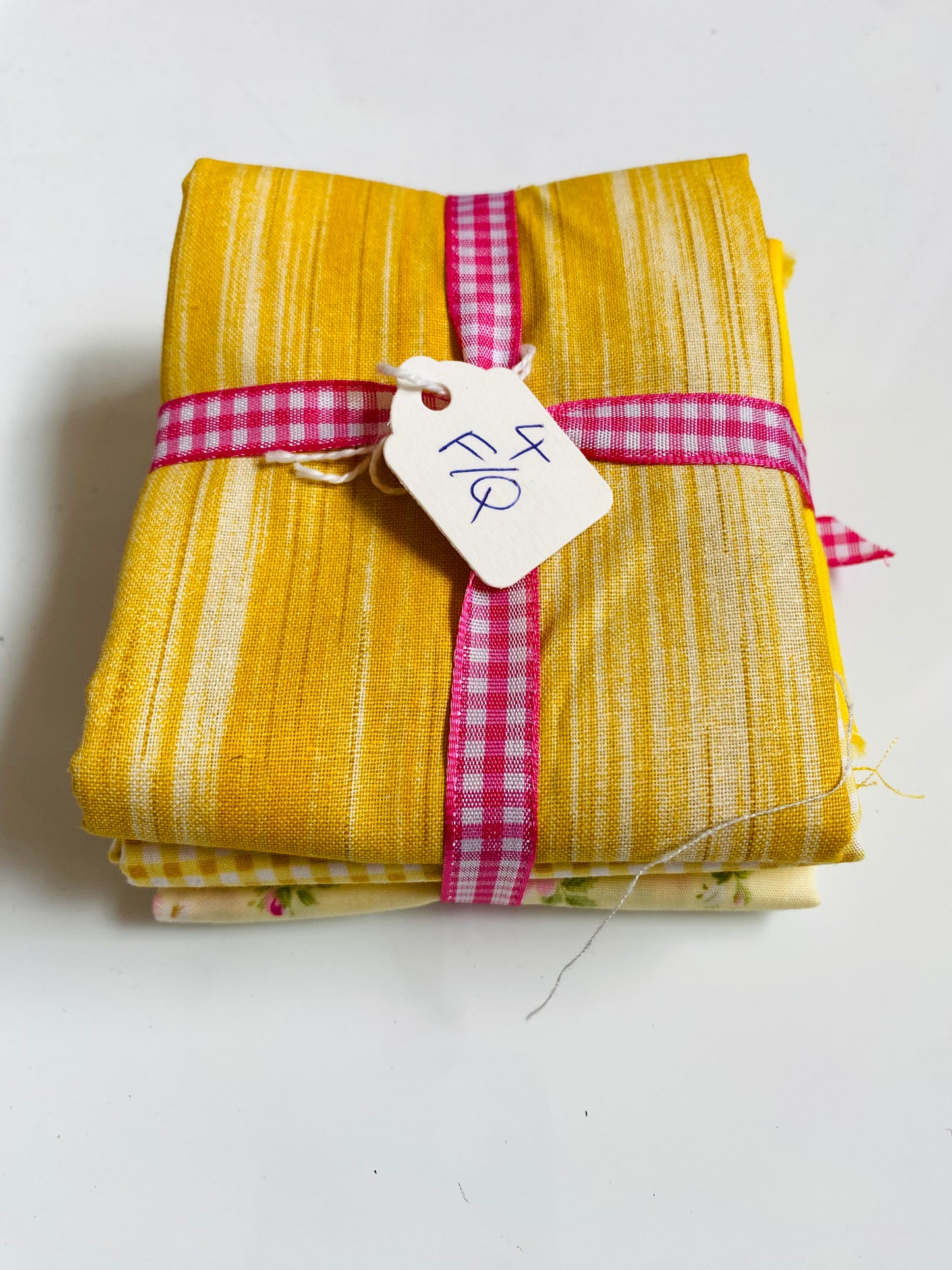 Fabric Fat Quarter Bundle - 'Spring Yellows' - 100% Cotton